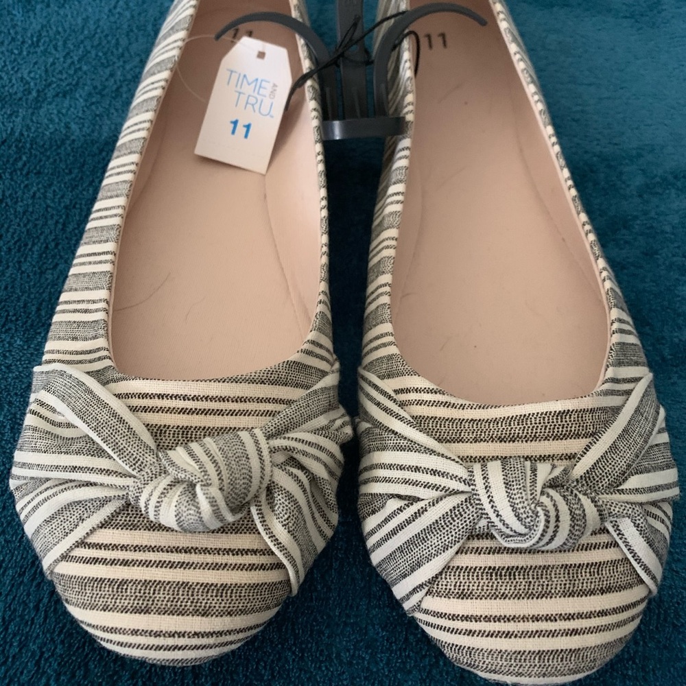 Women’s flats size 11